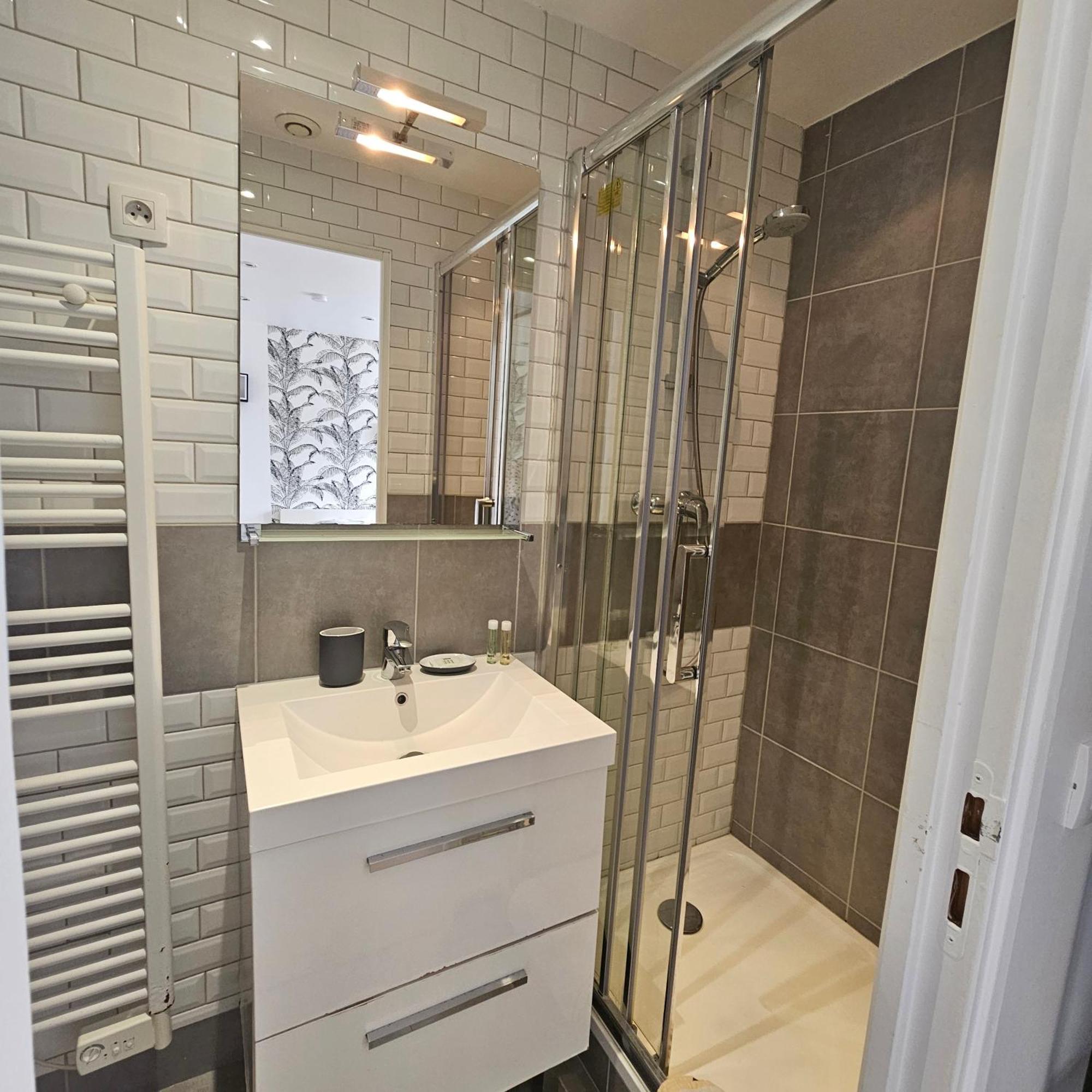 Residence Hotel Le Relais Amelie Clamart Exteriör bild